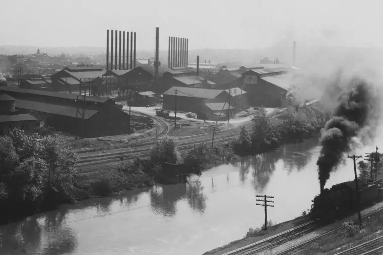 The Republic Steel works on the Mahoning River in Youngstown, Ohio, in the 1940s.